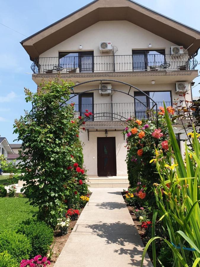 Vila Yna Navodari Exterior photo
